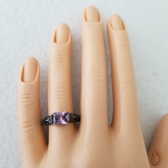 18k Horizontal Filigree Band - Picture 7 of 8